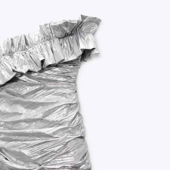 NWT ZARA silver foil finish ruffled strapless mini dress size M - Picture 4 of 9